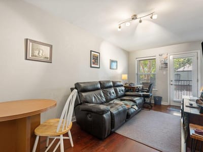 Primary bedroom at 2020 S Congress Ave Unit #1122 - 1 bed 1 bath home