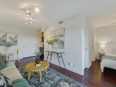Primary bedroom at 2020 S Congress Ave Unit #1215 - 1 bed 1 bath home