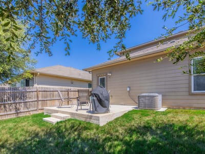 Property photo 2 at 2021 Grow LN - 3 bed 2 bath home