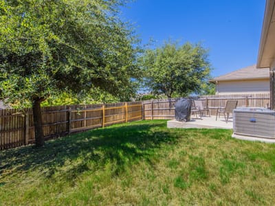 Property photo 3 at 2021 Grow LN - 3 bed 2 bath home