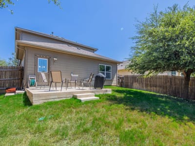 Property photo 4 at 2021 Grow LN - 3 bed 2 bath home