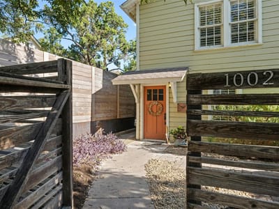 Photo 3 of 21 at 2021 Travis Heights BLVD Unit #1002 - 2 bed 1 bath home
