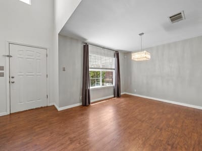 Property photo 4 at 2028 Desco DR - 3 bed 2 bath home
