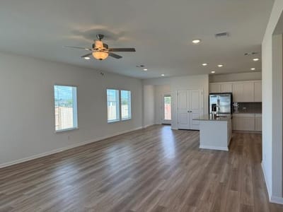 Photo 5 of 24 at 203 Gene Ray Ave - 5 bed 3 bath home