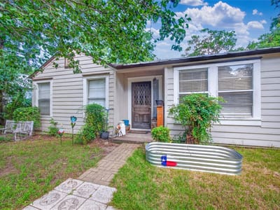 Property photo 3 at 203 Hudgins ST - 3 bed 2 bath home