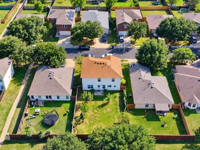 Photo 4 of 40 at 203 Pheasant TRL - 4 bed 2 bath home