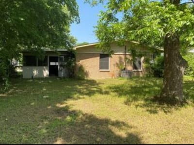 Property photo 2 at 203 W Odell ST - 3 bed 1 bath home