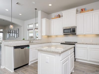Living area at 2032 Glen Hollow Holw - 4 bed 3 bath home