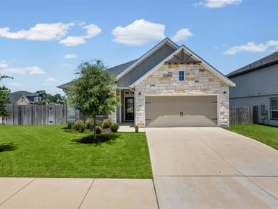 Property photo 5 at 215 Cabiness DR - 4 bed 2 bath home