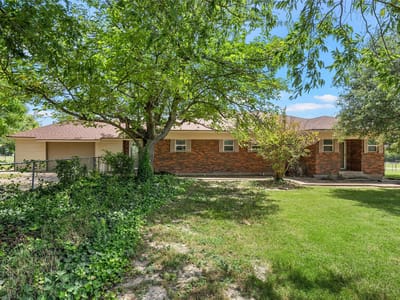 Photo 5 of 40 at 204 Christopher DR - 3 bed 2 bath home