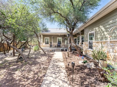Property photo 4 at 204 Deer Creek CIR - 3 bed 2 bath home