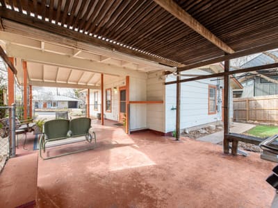 Living area at 204 La Vista ST - 3 bed 1 bath home