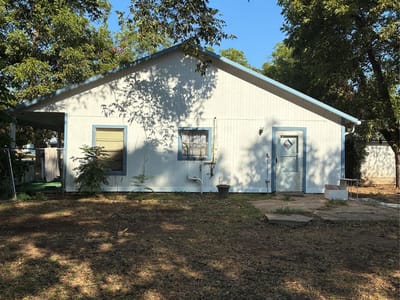 Property photo 4 at 204 NW NW 5th ST - 3 bed 2 bath home