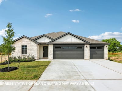 Living area at 204 Rivers Edge DR - 4 bed 3 bath home