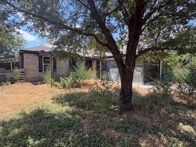 Property photo 2 at 205 Barberry DR - 3 bed 2 bath home