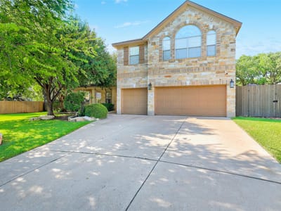 Living area at 205 Del Aire Ct - 4 bed 3 bath home