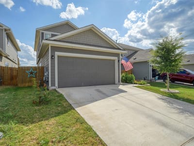 Property photo 3 at 205 Driftwood LN - 3 bed 2 bath home