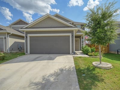 Property photo 4 at 205 Driftwood LN - 3 bed 2 bath home
