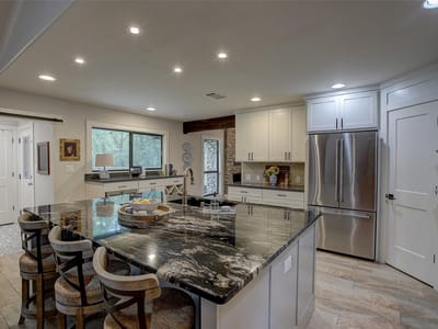 Living area at 205 E Esparada DR - 3 bed 2 bath home