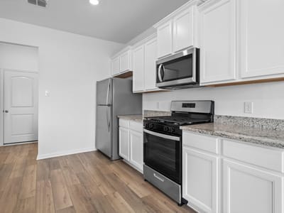 Living area at 205 Fairlawn WAY - 4 bed 2 bath home