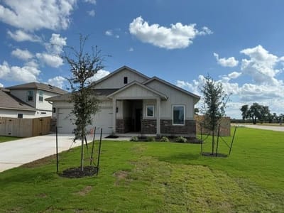 Photo 3 of 23 at 205 Gene Ray Ave - 3 bed 2 bath home