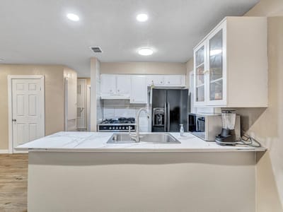 Property photo 4 at 205 Liverpool DR - Greenwood Hills Sec 05, Austin, TX