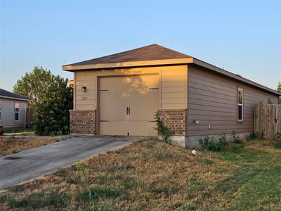 Photo 2 - 205 Millers LOOP Photo 2 of 9 at 205 Millers LOOP - 3 bed 2 bath home