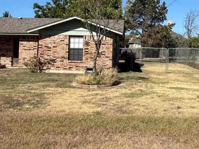 Property photo 3 at 205 Parkway DR - 3 bed 2 bath home