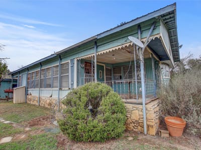 Kitchen at 205 Singleton Dr - 1 bed 1 bath home