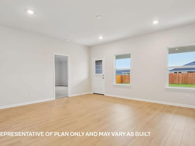 Living area at 205 Southridge TRL - 4 bed 2 bath home