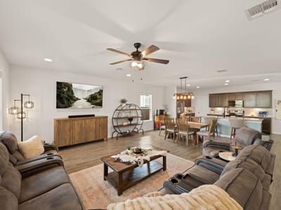 Photo 4 of 40 at 205 Trellis BLVD - 3 bed 2 bath home