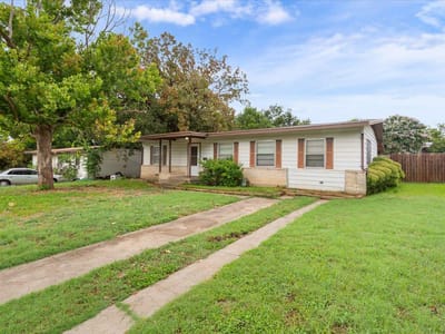 Kitchen at 205 W Walker Ave - 3 bed 1 bath home