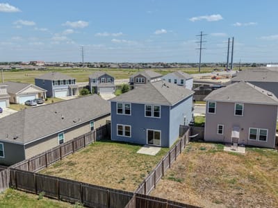 Property photo 4 at 205 Waterbuck LOOP - 4 bed 3 bath home