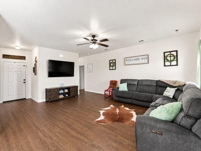 Property photo 3 at 206 Brizendine Ave - 3 bed 2 bath home