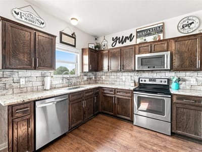 Property photo 4 at 206 Brizendine Ave - 3 bed 2 bath home
