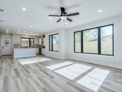 Property photo 2 at 206 E Wonsley DR Unit #1 - 3 bed 2 bath home