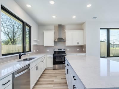 Property photo 4 at 206 E Wonsley DR Unit #1 - 3 bed 2 bath home