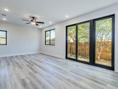 Property photo 5 at 206 E Wonsley DR Unit #2 - 2 bed 1 bath home