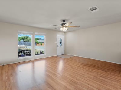 Property photo 5 at 206 Killian LOOP - 3 bed 2 bath home