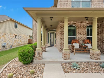 Living area at 206 Paul Azinger CT - 4 bed 3 bath home