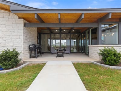 Photo 4 of 40 at 206 Waters View CT - 4 bed 4 bath home