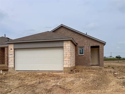 Living area at 207 Bayou Mint Blvd - 4 bed 2 bath home