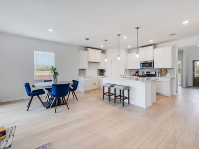 Property photo 3 at 207 Crumpton WAY - 5 bed 3 bath home