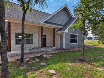 Living area at 207 Deer Ridge DR - 3 bed 2 bath home