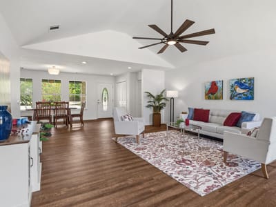 Property photo 2 at 207 Meadow Oaks DR - 3 bed 2 bath home