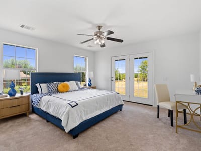 Property photo 5 at 207 Meadow Oaks DR - 3 bed 2 bath home