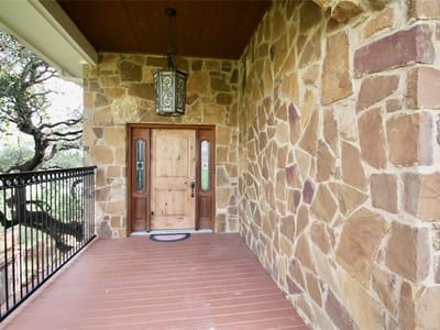 Living area at 20700 E Lakeshore Dr - 2 bed 3 bath home