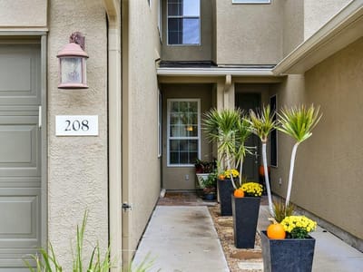 Living area at 208 Aria RDG Unit #602 - 3 bed 2 bath home