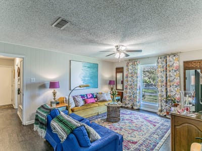 Primary bedroom at 208 Highland Oaks DR - 4 bed 3 bath home