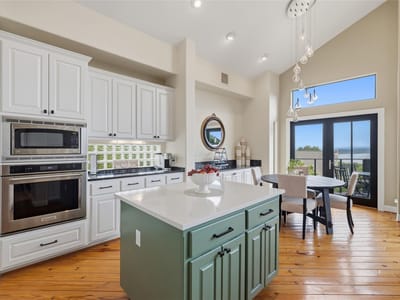 Photo 4 of 40 at 208 Morar DR - 3 bed 3 bath home